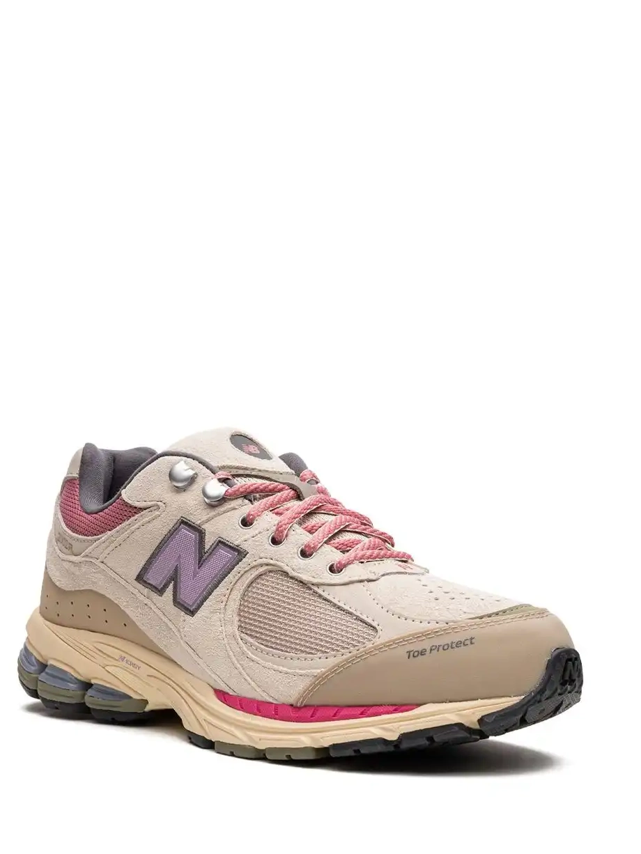 - New  2002R sneakers Balance Pack 